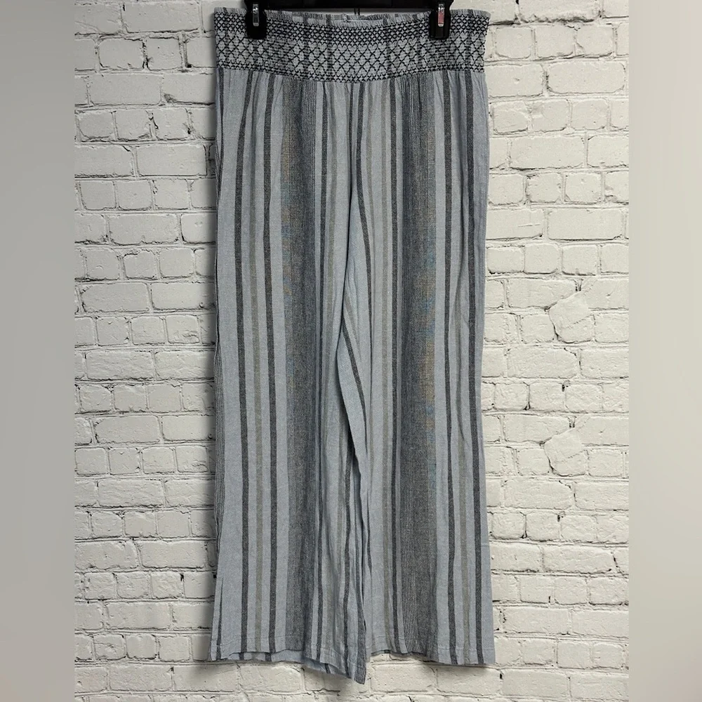Gray Striped Wide Leg Pants - Picture 2 of 8